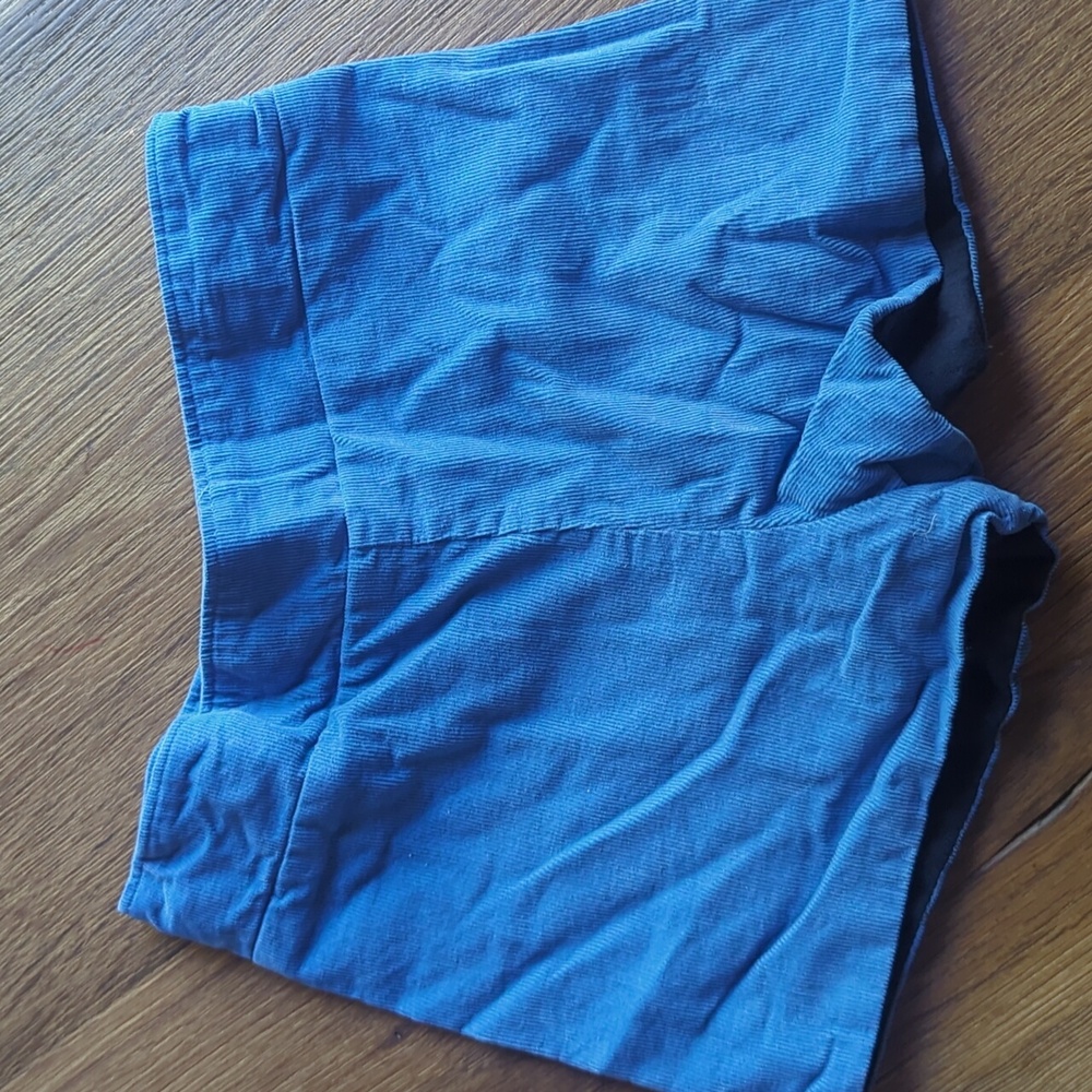 the Beaufort Bonnet Company size 4 corduroy shorts